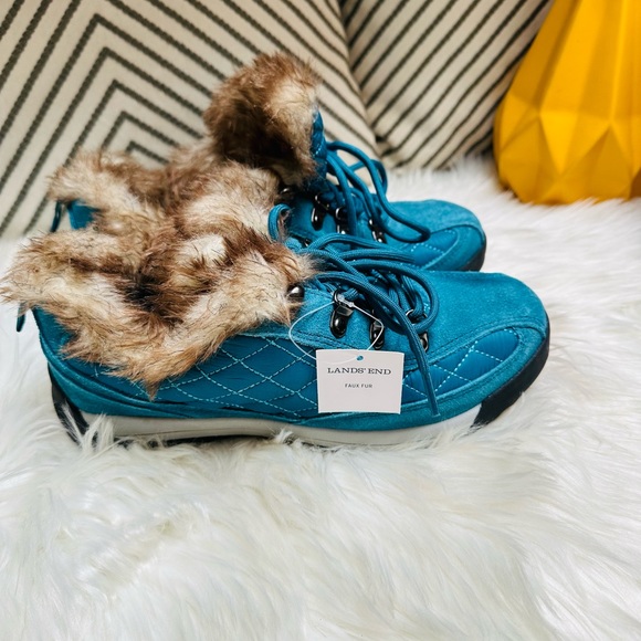 Lands’ End Blue Ankle Winter Boots with Faux fur Size7.5B - Picture 2 of 10